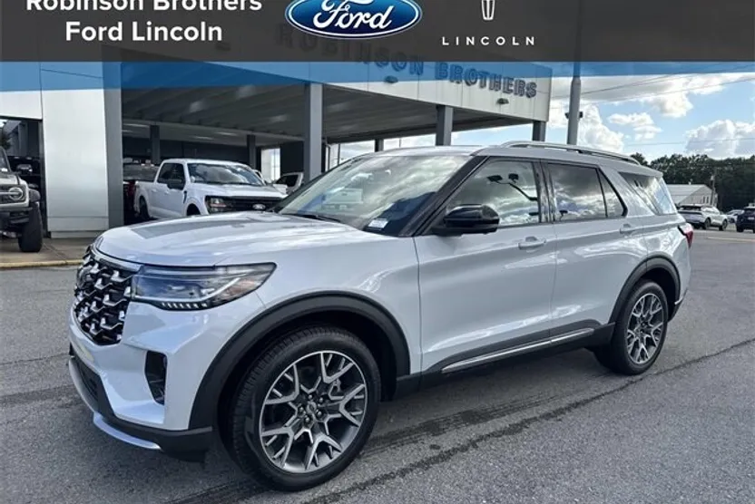 2025 Ford Explorer Platinum photo 1