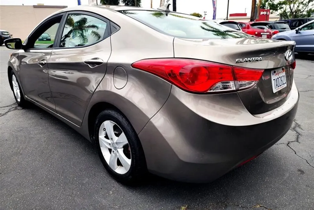 2013 Hyundai Elantra GLS photo 1