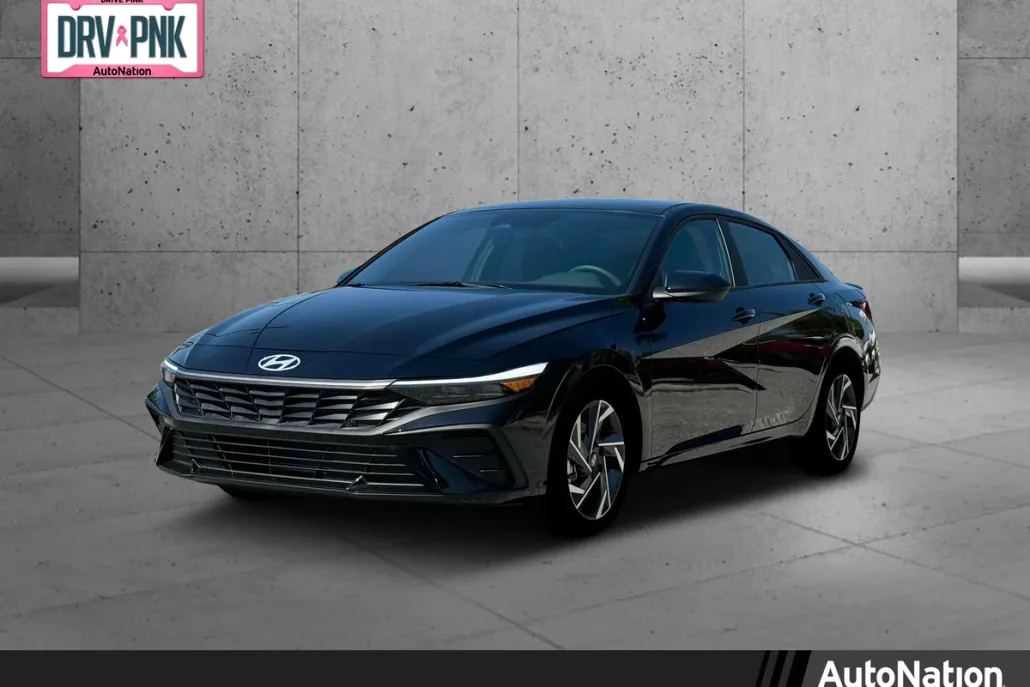 2025 Hyundai Elantra SEL Sport photo 1