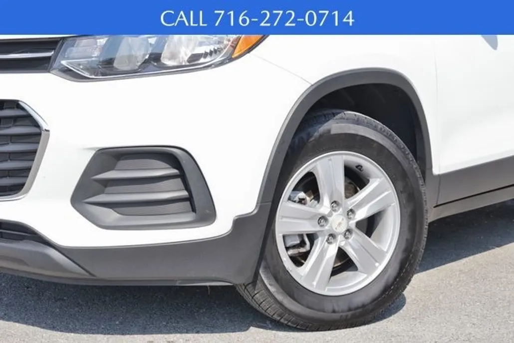 2021 Chevrolet Trax LS photo 1