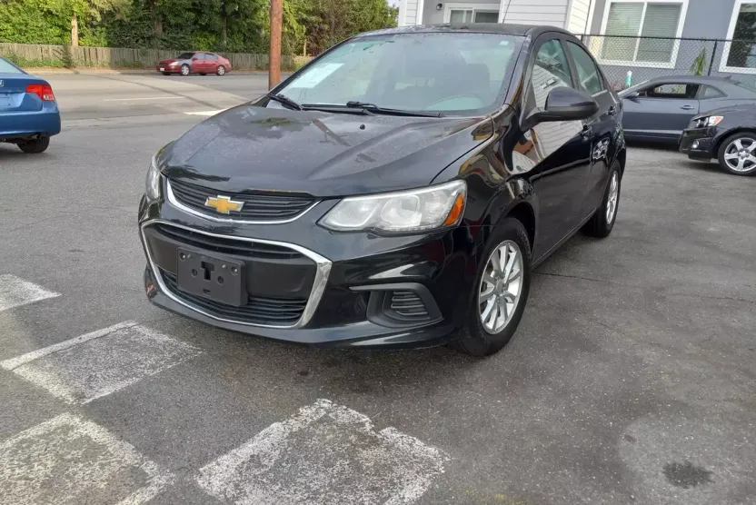 2017 Chevrolet Sonic LT photo 1