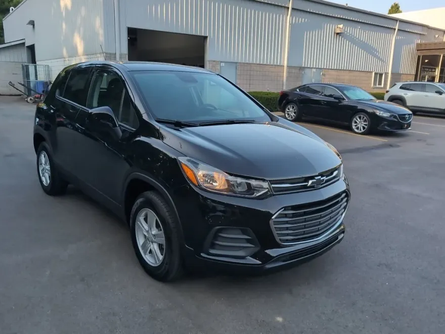 2021 Chevrolet Trax LS photo 1
