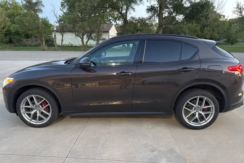 2018 Alfa Romeo Stelvio Ti Sport photo 1