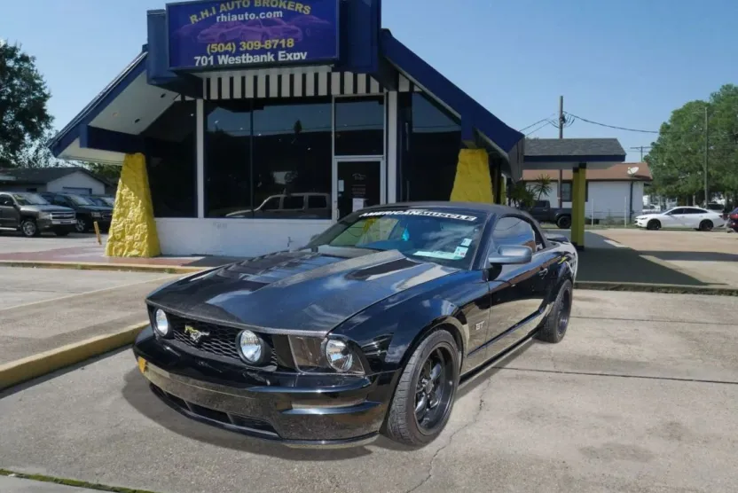 2005 Ford Mustang GT Premium Convertible photo 1