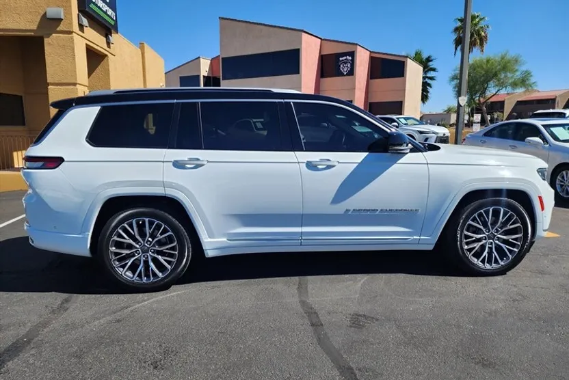 2021 Jeep Grand Cherokee L Summit Reserve photo 1