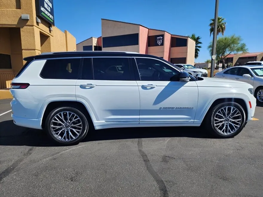 2021 Jeep Grand Cherokee L Summit Reserve photo 1
