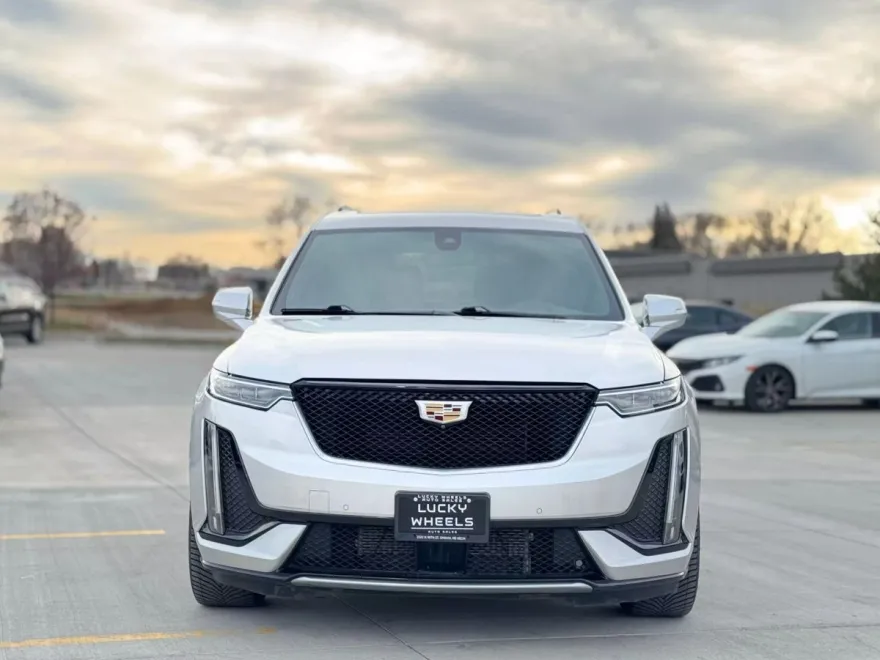 2020 Cadillac XT6 Sport photo 1