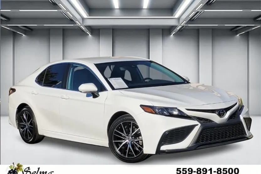 2023 Toyota Camry SE photo 1
