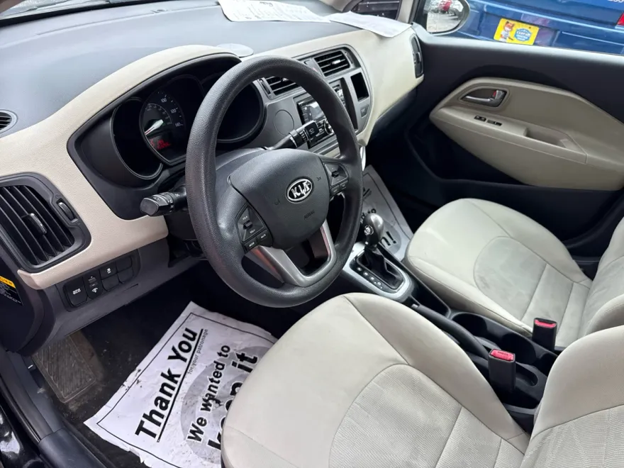 2013 Kia Rio LX photo 1