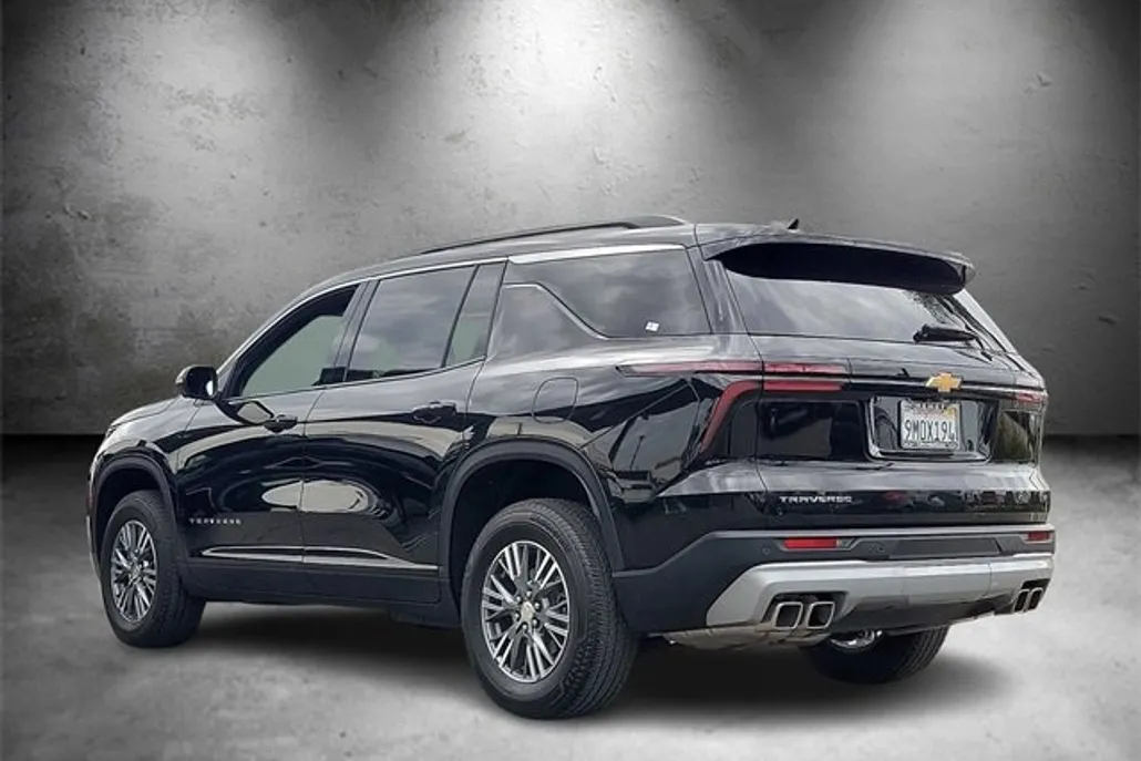 2024 Chevrolet Traverse photo 1