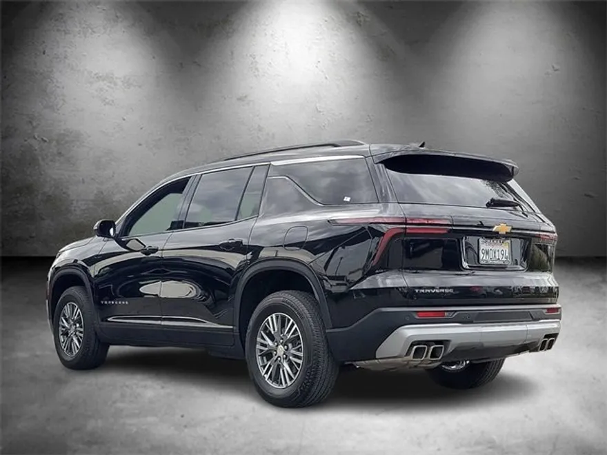 2024 Chevrolet Traverse photo 1