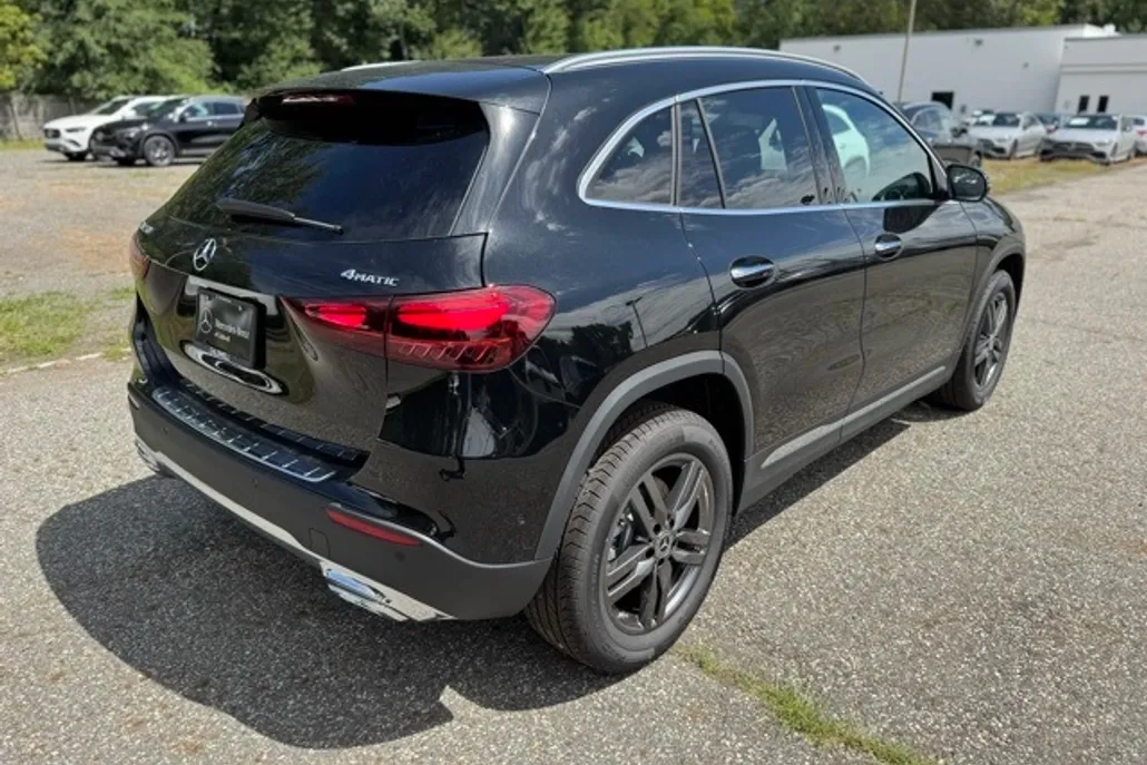 2026 Mercedes Benz GLA 250 4MATIC photo 1