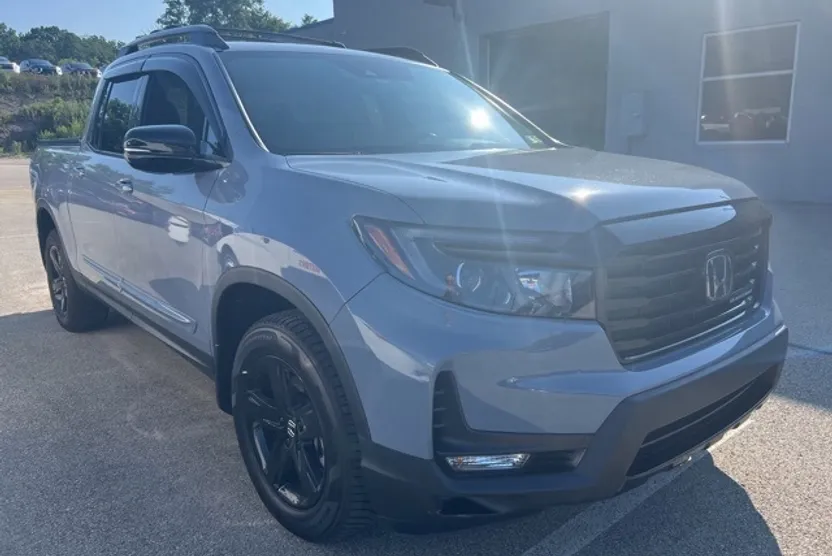 2023 Honda Ridgeline Black Edition photo 1
