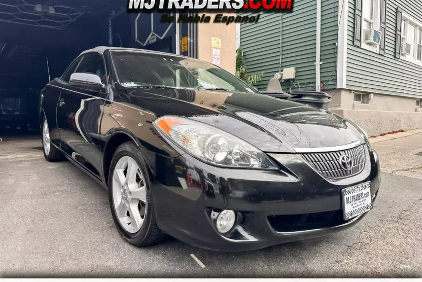 2005 Toyota Camry Solara SE photo 1