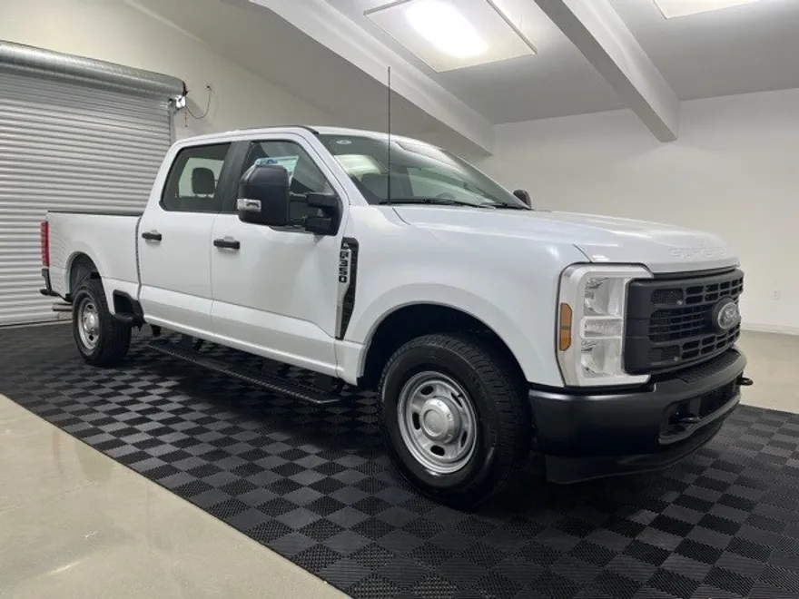 2024 Ford F-350 photo 1