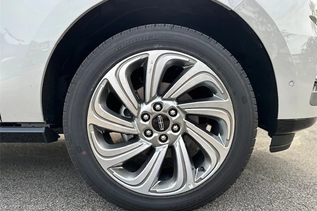 2024 Lincoln Navigator L Reserve photo 1