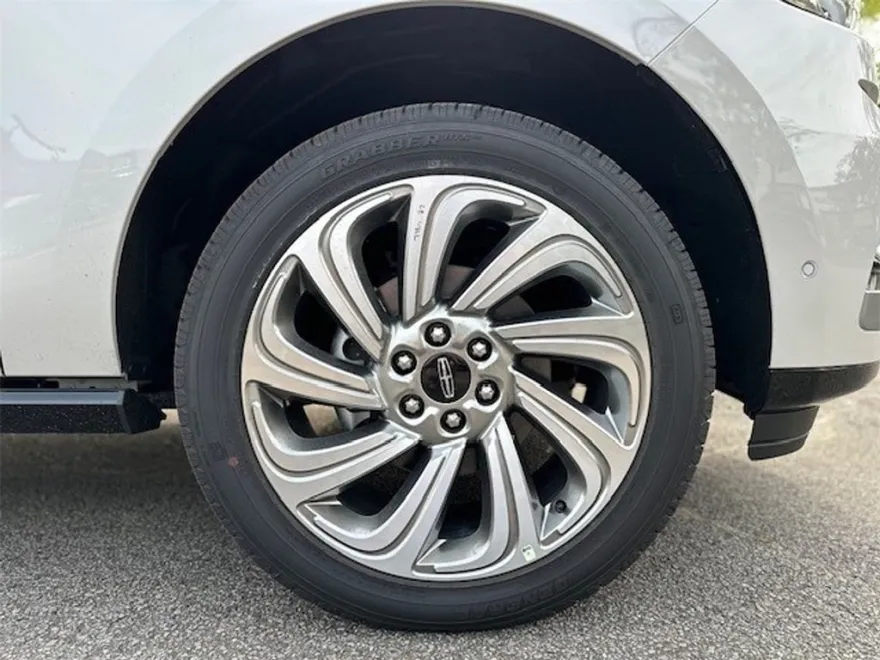 2024 Lincoln Navigator L Reserve photo 1