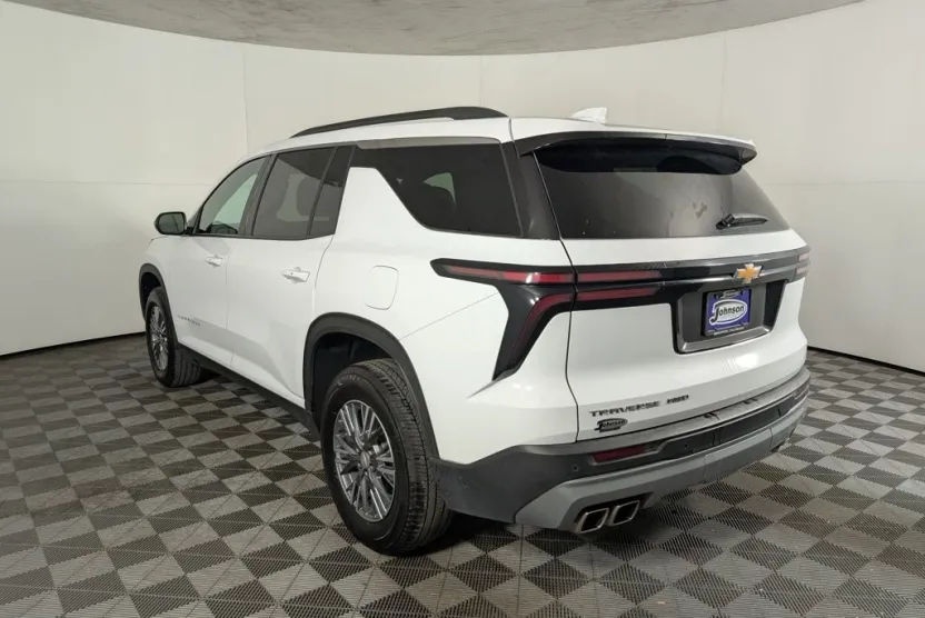 2025 Chevrolet Traverse photo 1