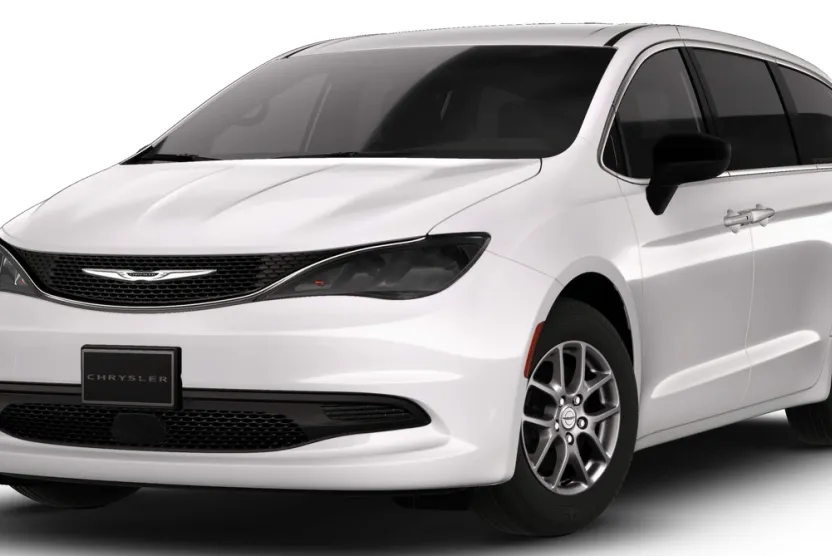 2026 Chrysler Voyager LX photo 1