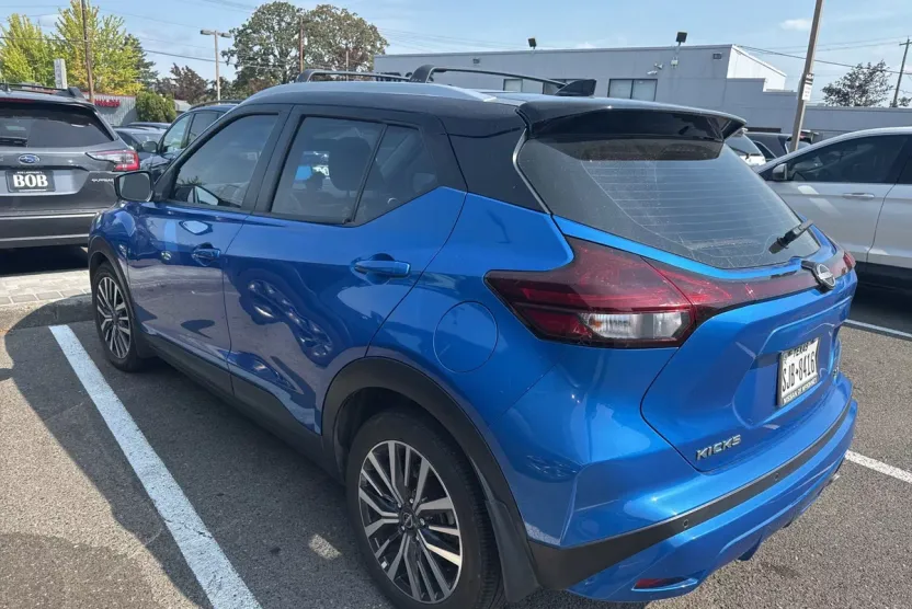 2023 Nissan Kicks SV photo 1