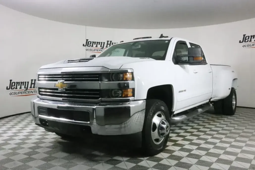 2018 Chevrolet Silverado 3500HD LT photo 1