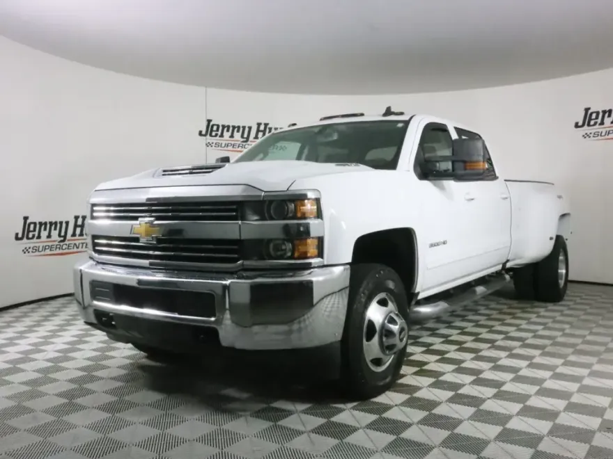 2018 Chevrolet Silverado 3500HD LT photo 1