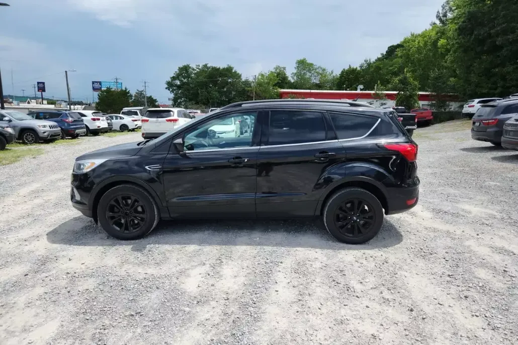 2019 Ford Escape SEL photo 1