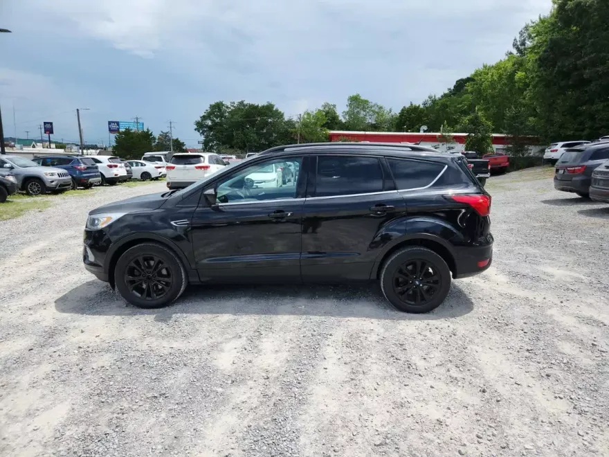2019 Ford Escape SEL photo 1