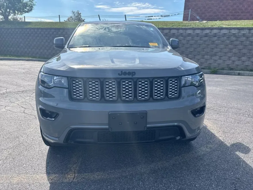2022 Jeep Cherokee Laredo X photo 1
