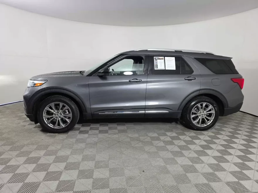 2022 Ford Explorer Limited photo 1