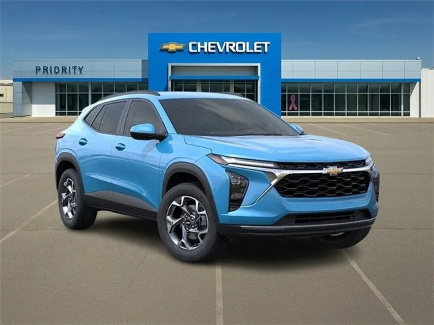 2025 Chevrolet Trax LT photo 1