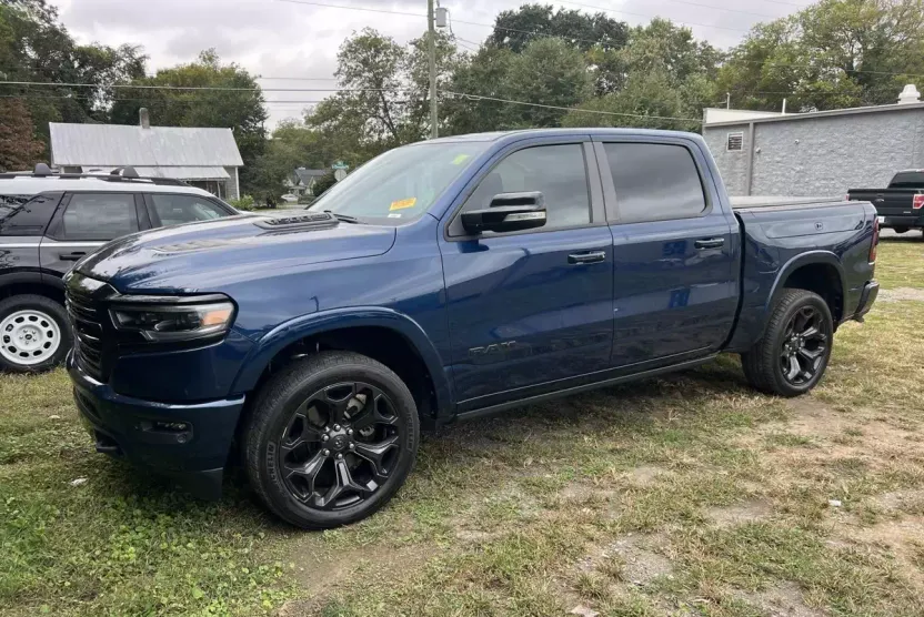 2022 Ram 1500 Limited photo 1