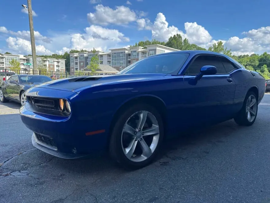 2021 Dodge Challenger SXT photo 1