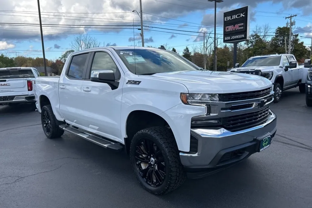 2022 Chevrolet Silverado 1500 LT photo 1
