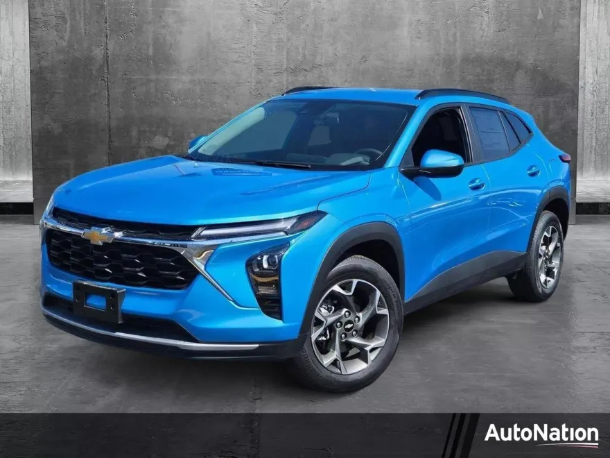 2025 Chevrolet Trax LT photo 1