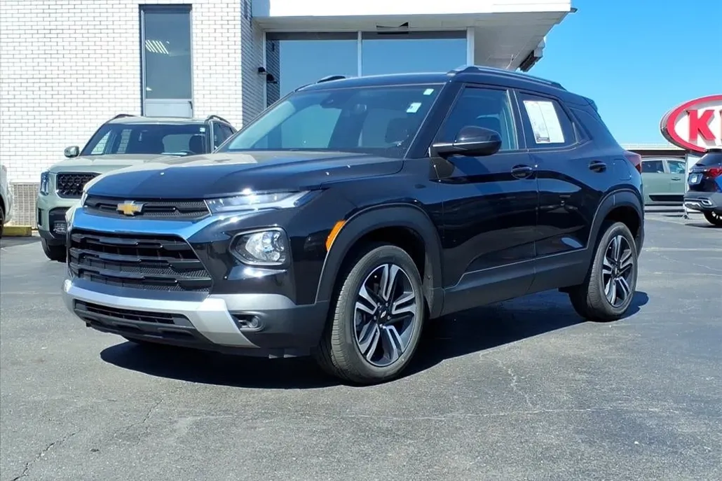 2023 Chevrolet Trailblazer LT photo 1