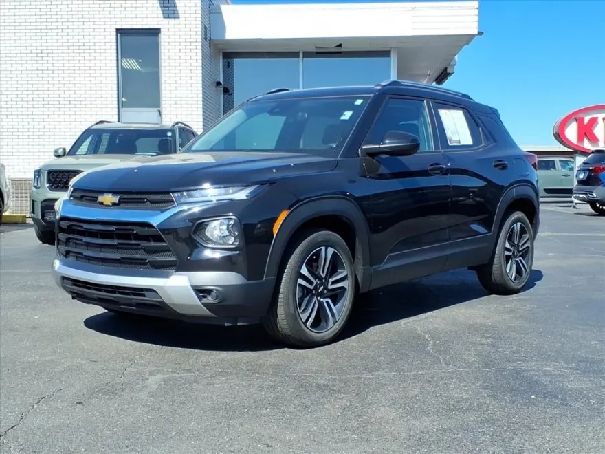 2023 Chevrolet Trailblazer LT photo 1