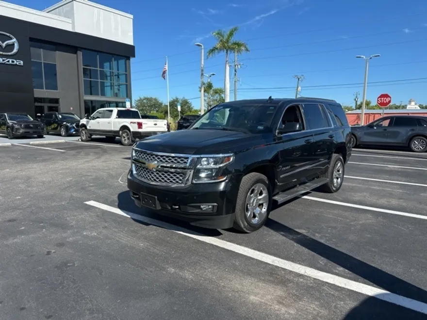 2017 Chevrolet Tahoe LT photo 1