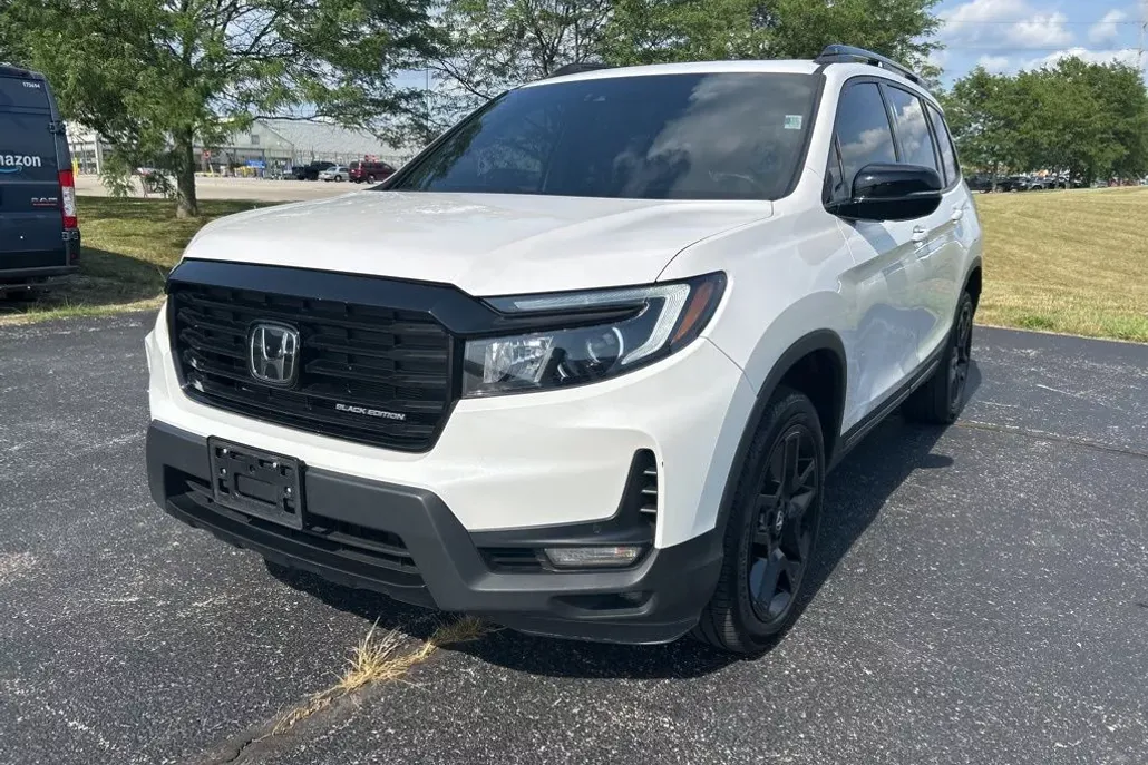 2024 Honda Passport Black Edition photo 1