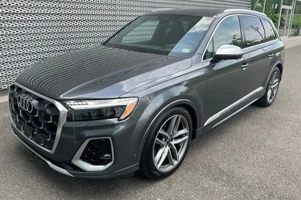 2025 Audi SQ7 Prestige photo 1