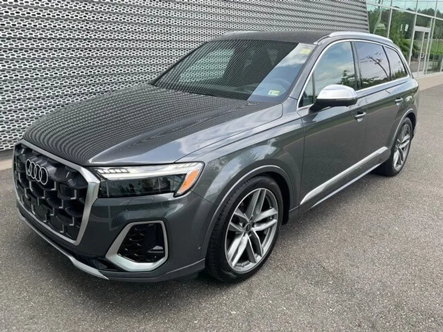 2025 Audi SQ7 Prestige photo 1