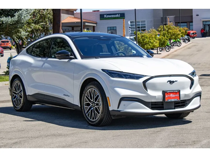 2025 Ford Mustang Mach-E Premium photo 1