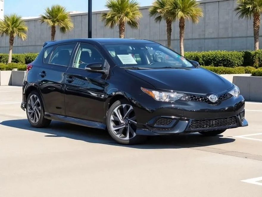 2017 Toyota Corolla iM photo 1