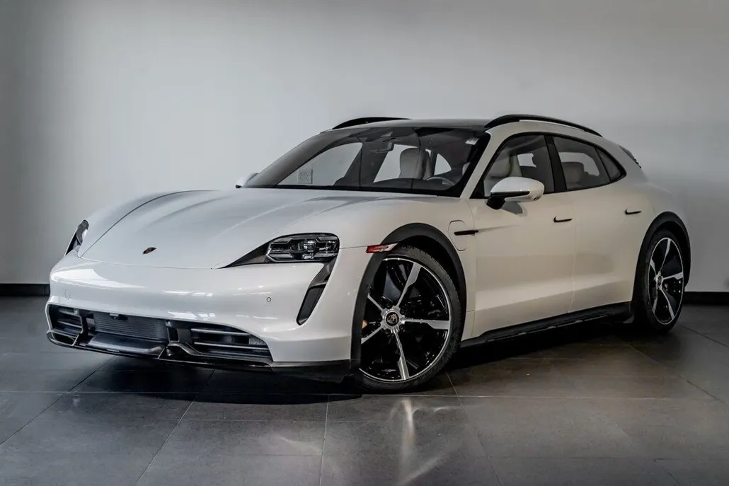 2022 Porsche Taycan Turbo Cross Turismo photo 1