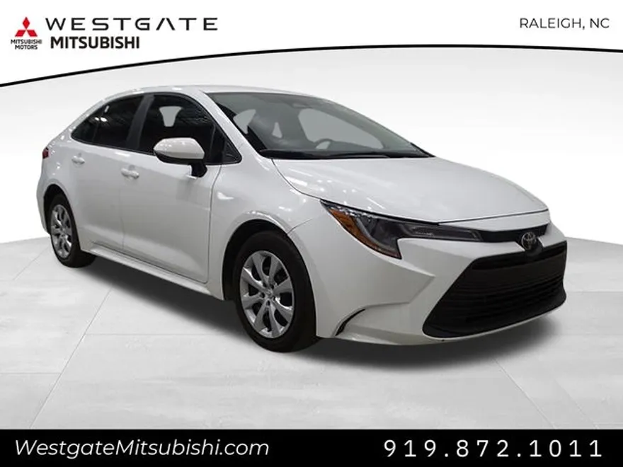 2024 Toyota Corolla LE photo 1