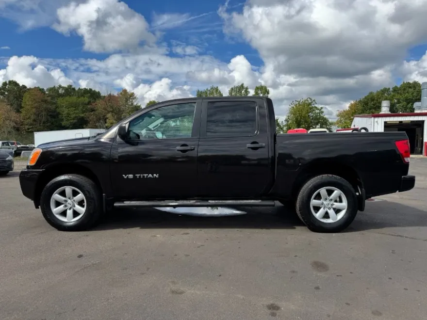 2013 Nissan Titan S photo 1