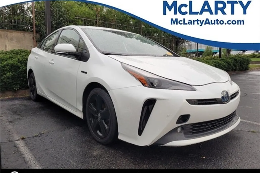 2021 Toyota Prius L Eco photo 1