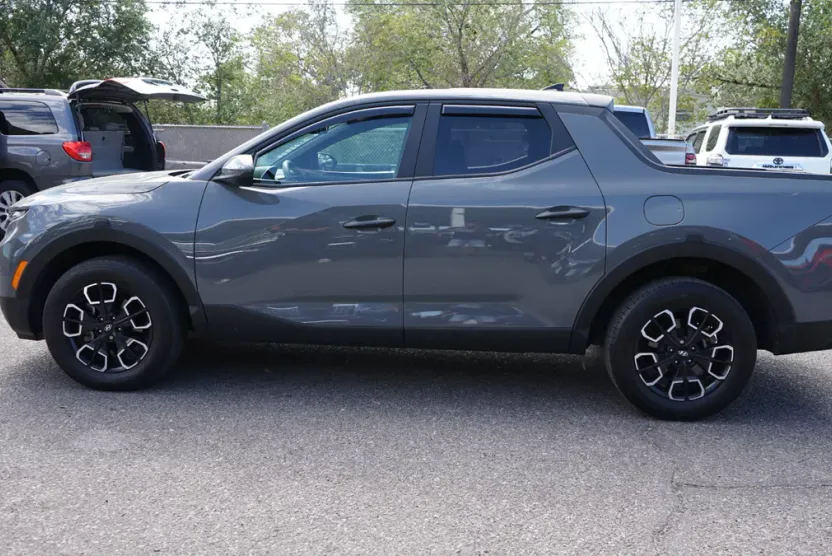 2024 Hyundai Santa Cruz SE photo 1