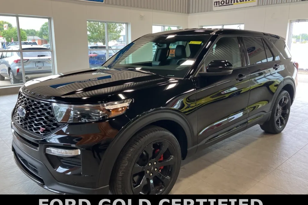 2022 Ford Explorer ST photo 1