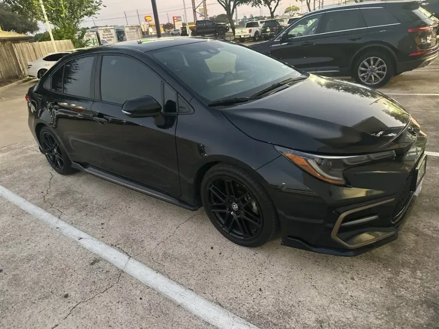 2022 Toyota Corolla SE photo 1